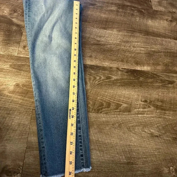 KanCan Distressed Button Fly Capri Jeans size 26 - Picture 4 of 6